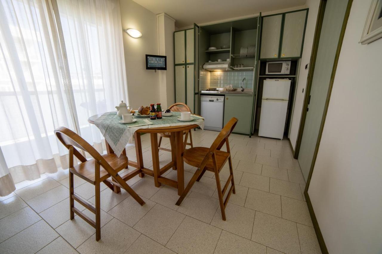 Residence Hotel Club House Cattolica Exterior photo