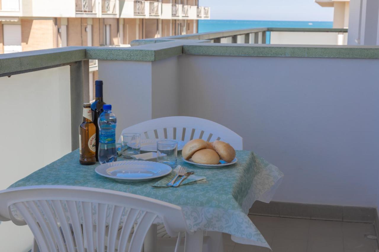 Residence Hotel Club House Cattolica Exterior photo