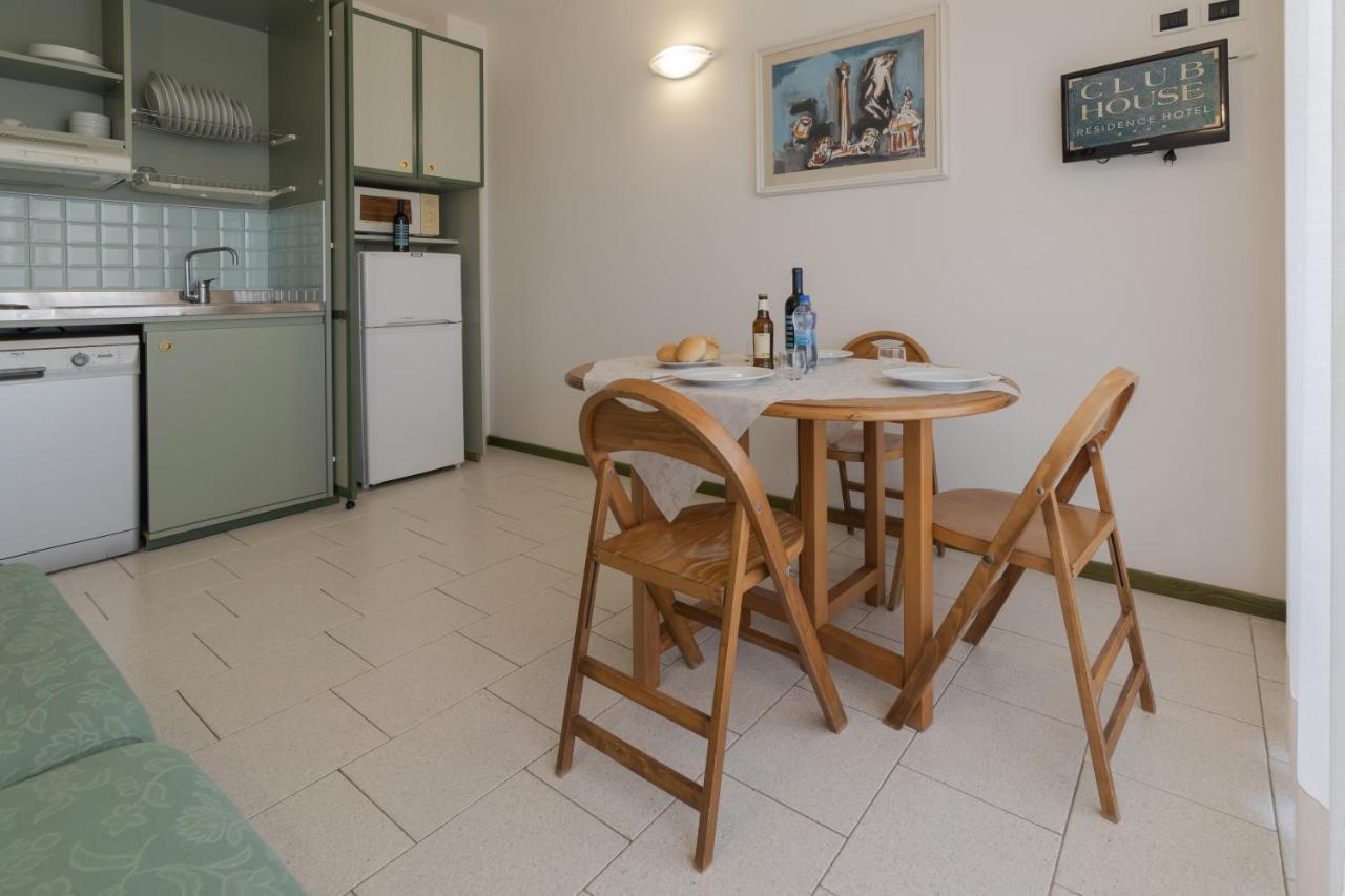 Residence Hotel Club House Cattolica Exterior photo