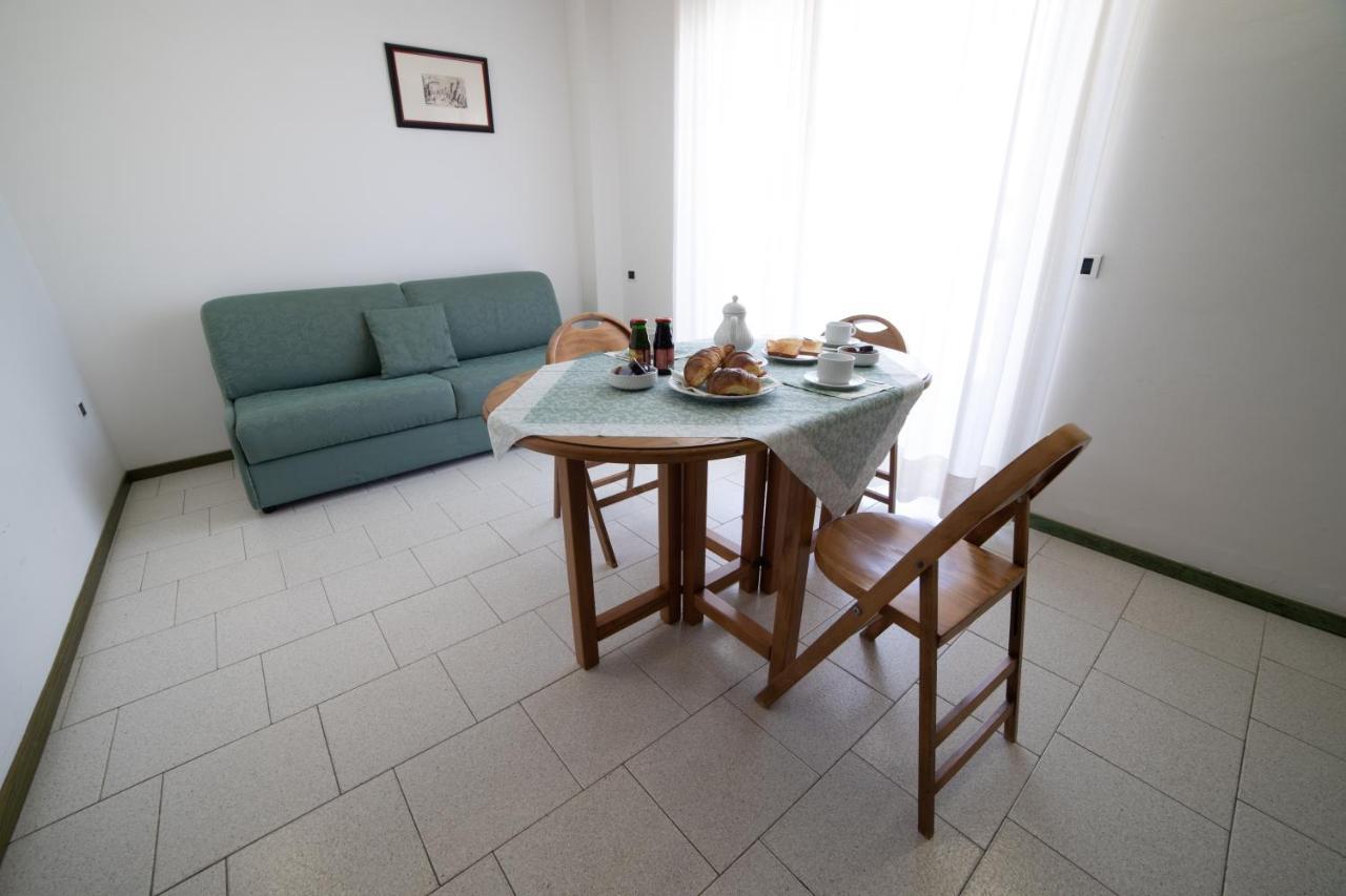 Residence Hotel Club House Cattolica Exterior photo