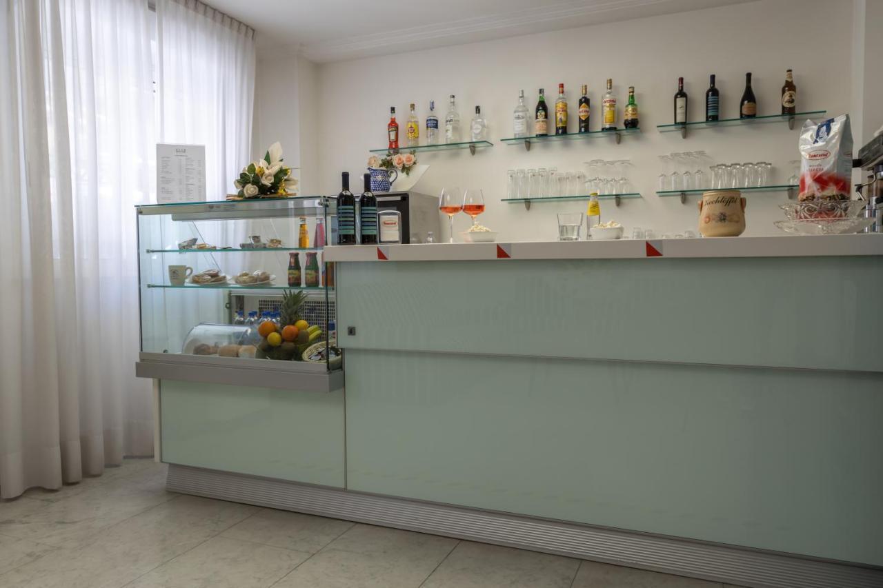 Residence Hotel Club House Cattolica Exterior photo