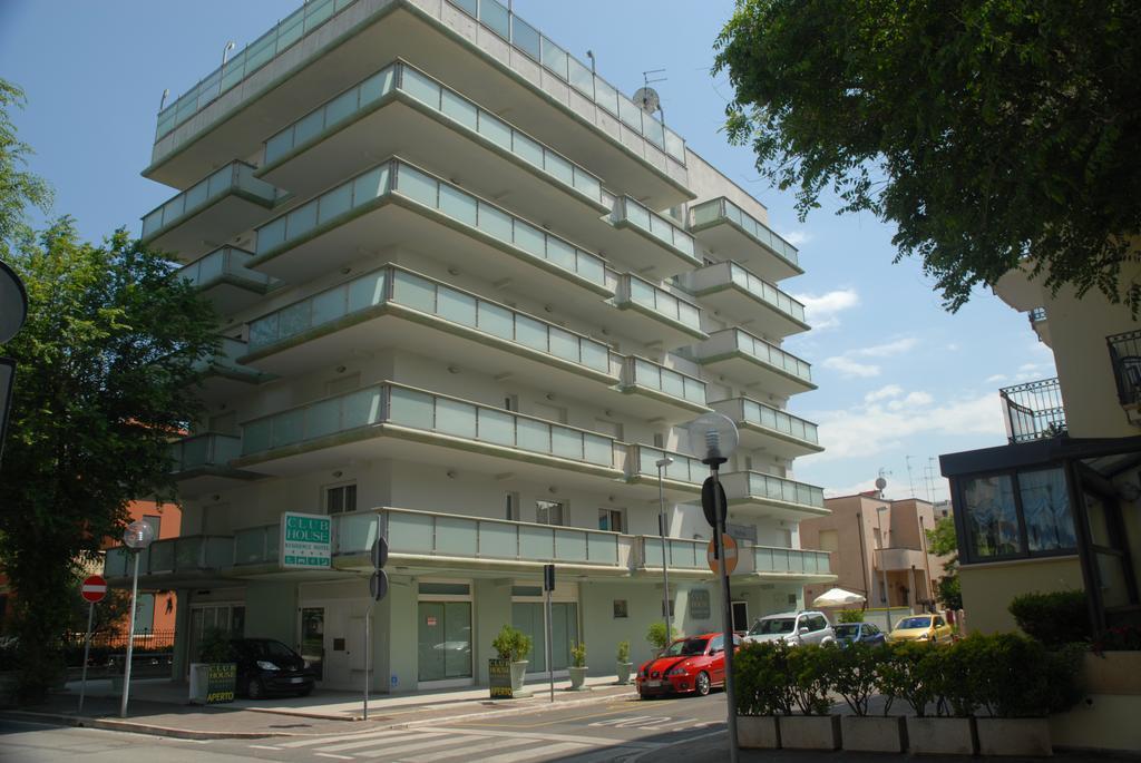 Residence Hotel Club House Cattolica Exterior photo