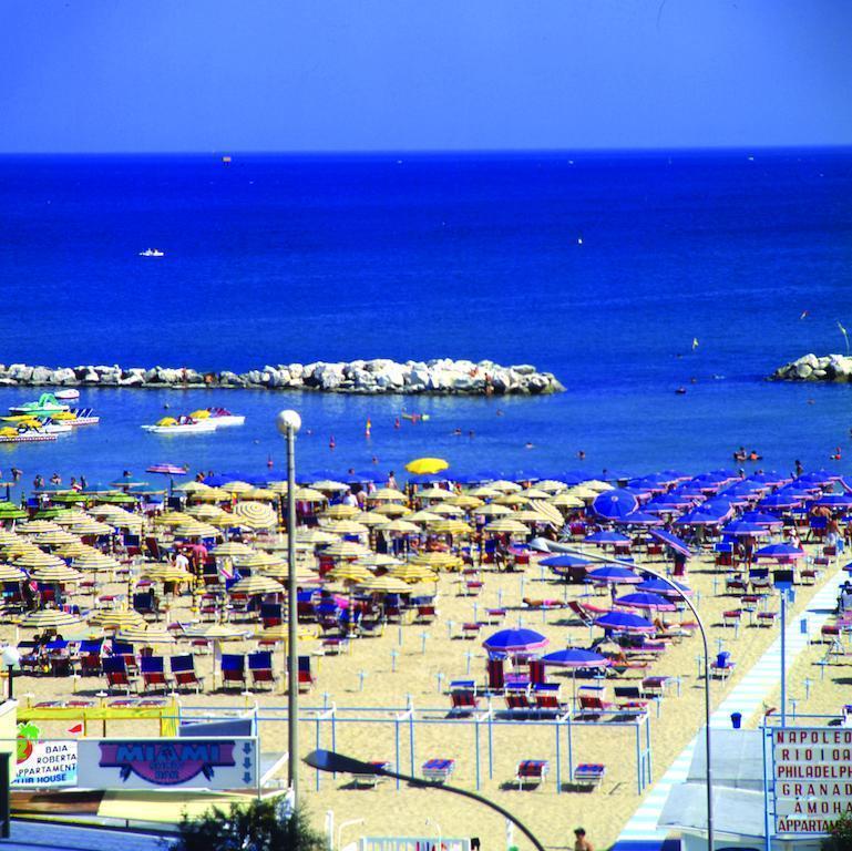 Residence Hotel Club House Cattolica Exterior photo