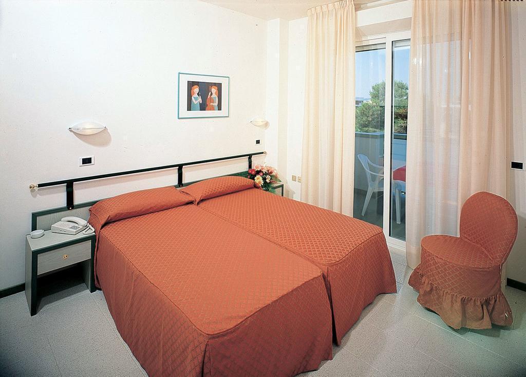 Residence Hotel Club House Cattolica Exterior photo