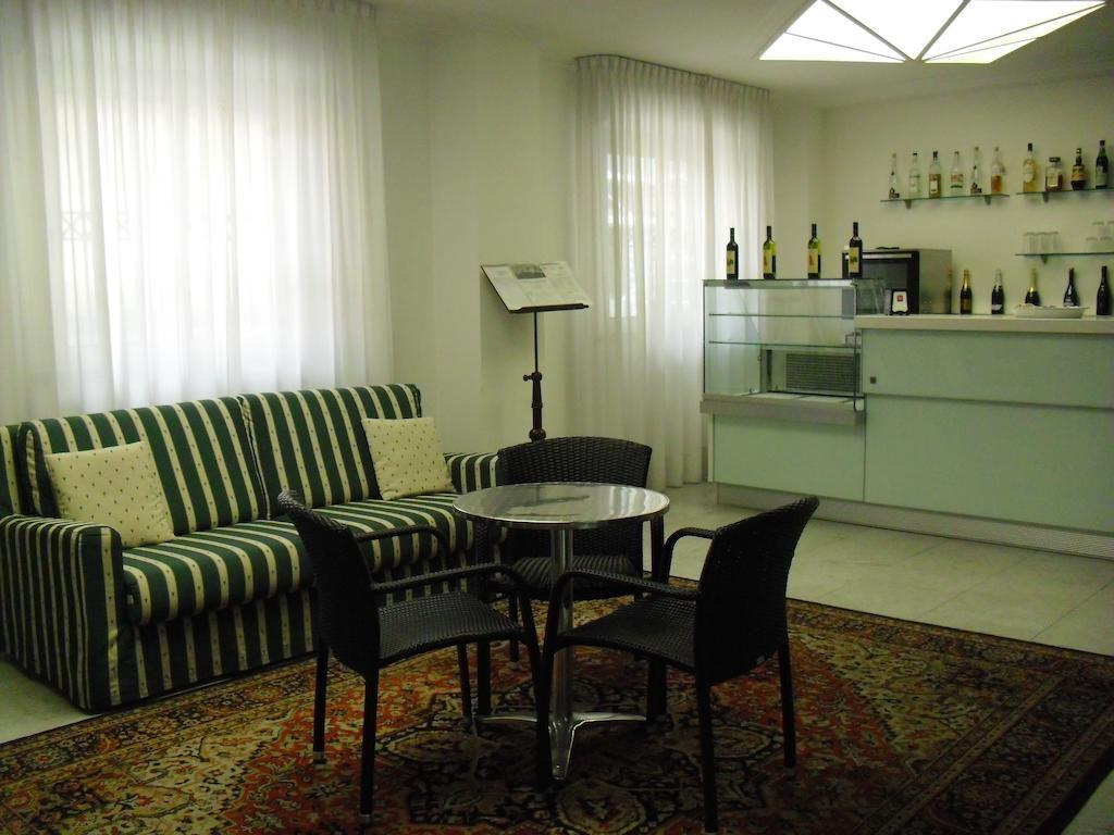 Residence Hotel Club House Cattolica Exterior photo