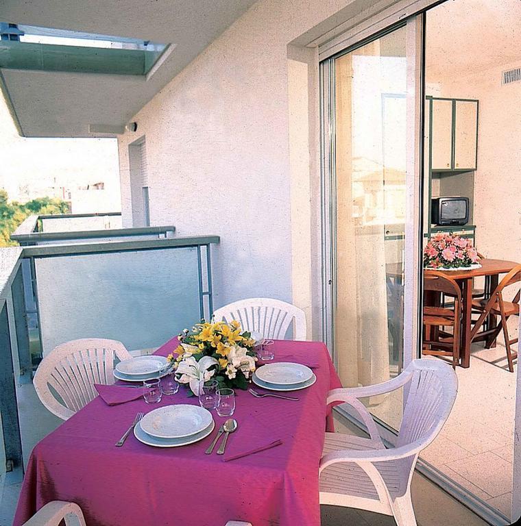 Residence Hotel Club House Cattolica Exterior photo