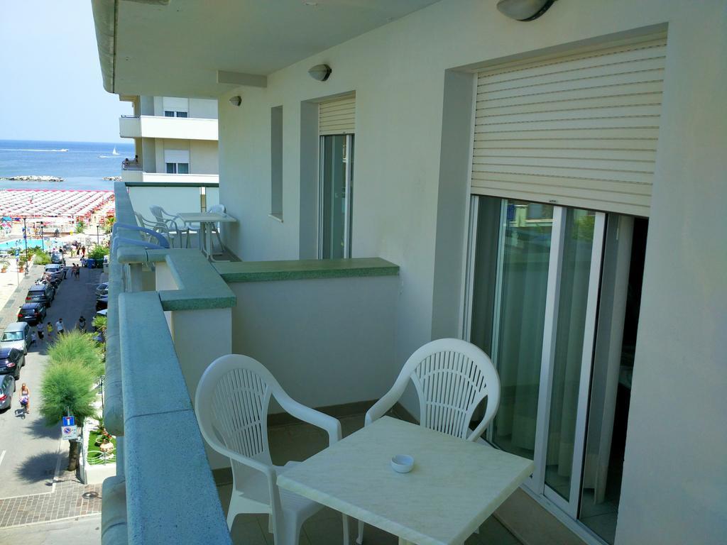 Residence Hotel Club House Cattolica Room photo